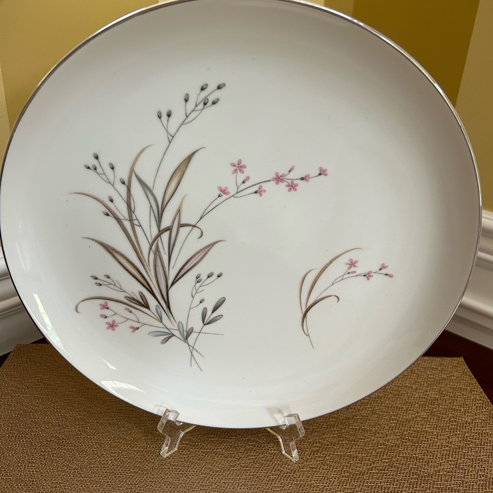 Kings Court China, CAPRI Pattern, Porcelain Round Serving Platter, 12" Japan